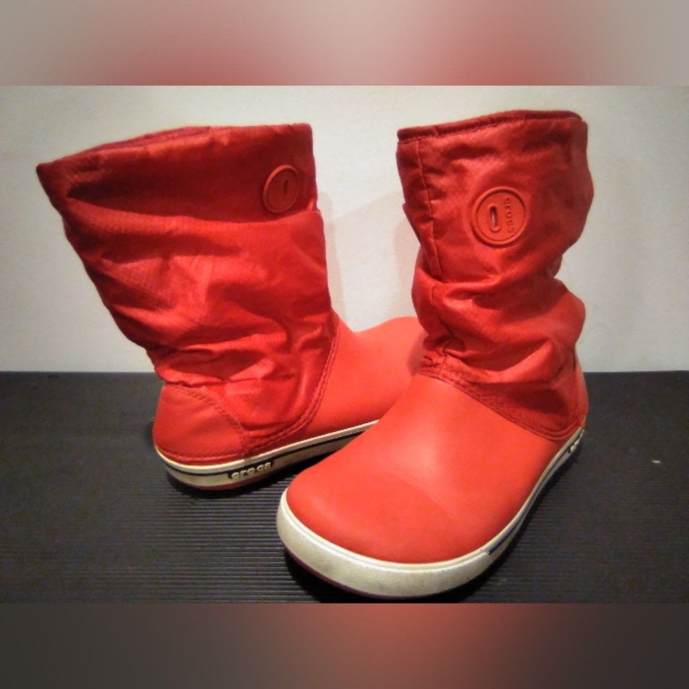 Red croc snow boots